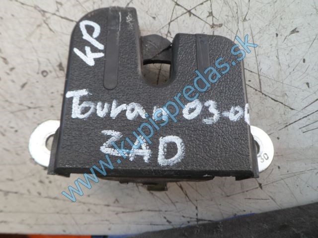 zadný zámok na piate dvere na vw volkswagen touran , 1T0827505D